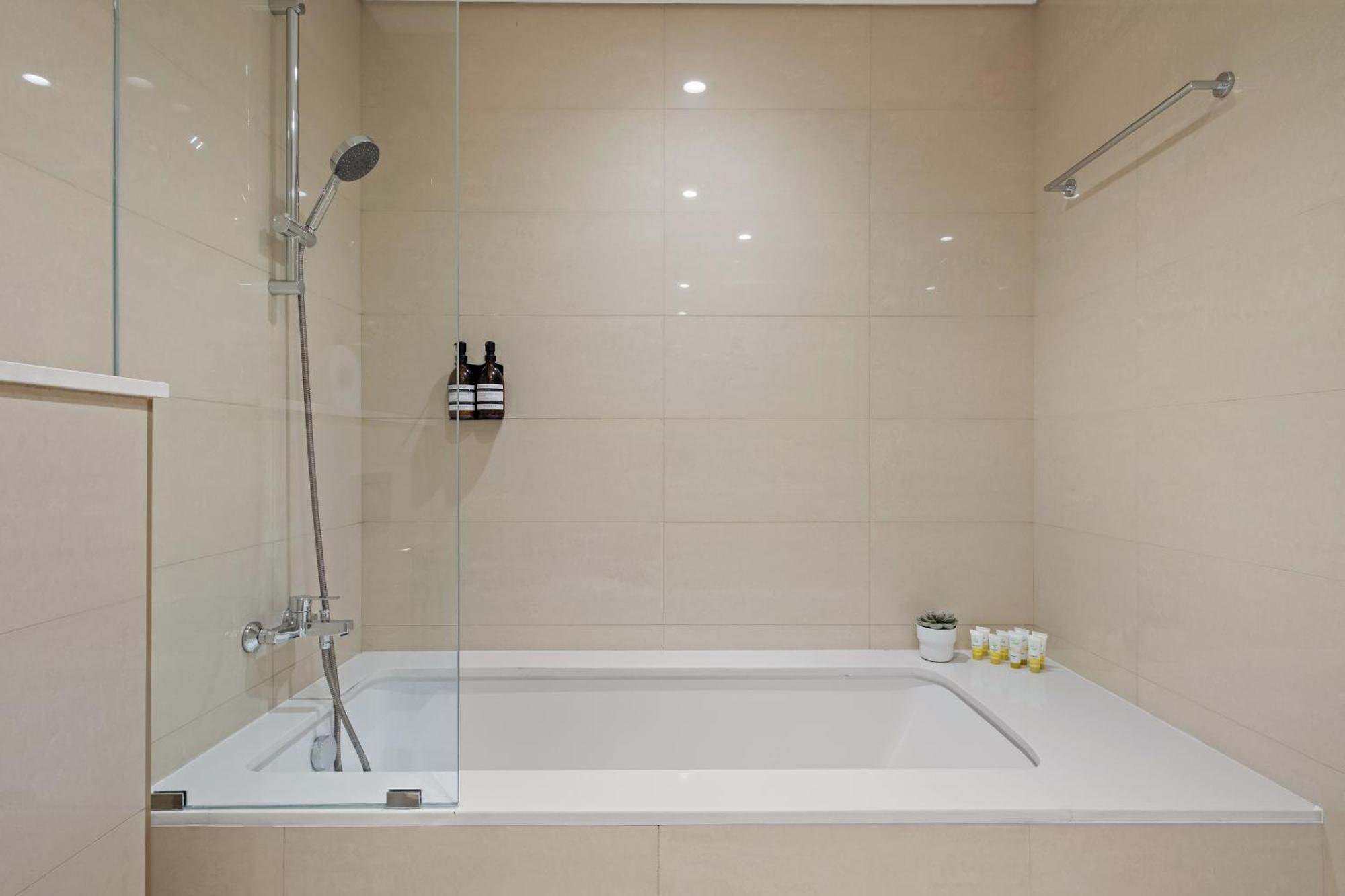 Luxe 2br With Stunning Burj Khalifa Views Appartamento Dubai
